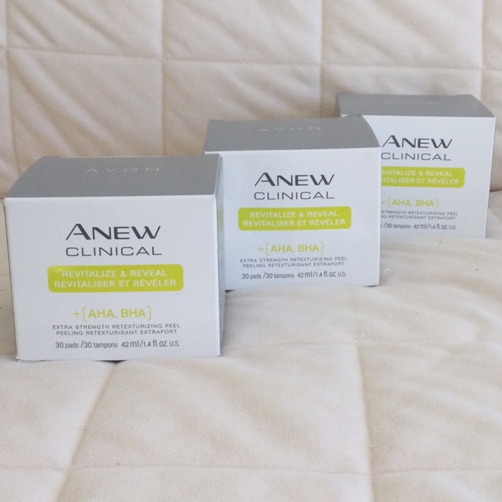 Clinical Revitalize & Reveal Skincare Set - White and Gray